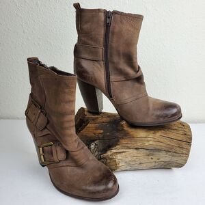 Boutique 9 burnished brown heeled leather boots